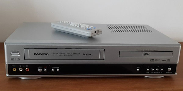 Lecteur combiné DVD-VHS